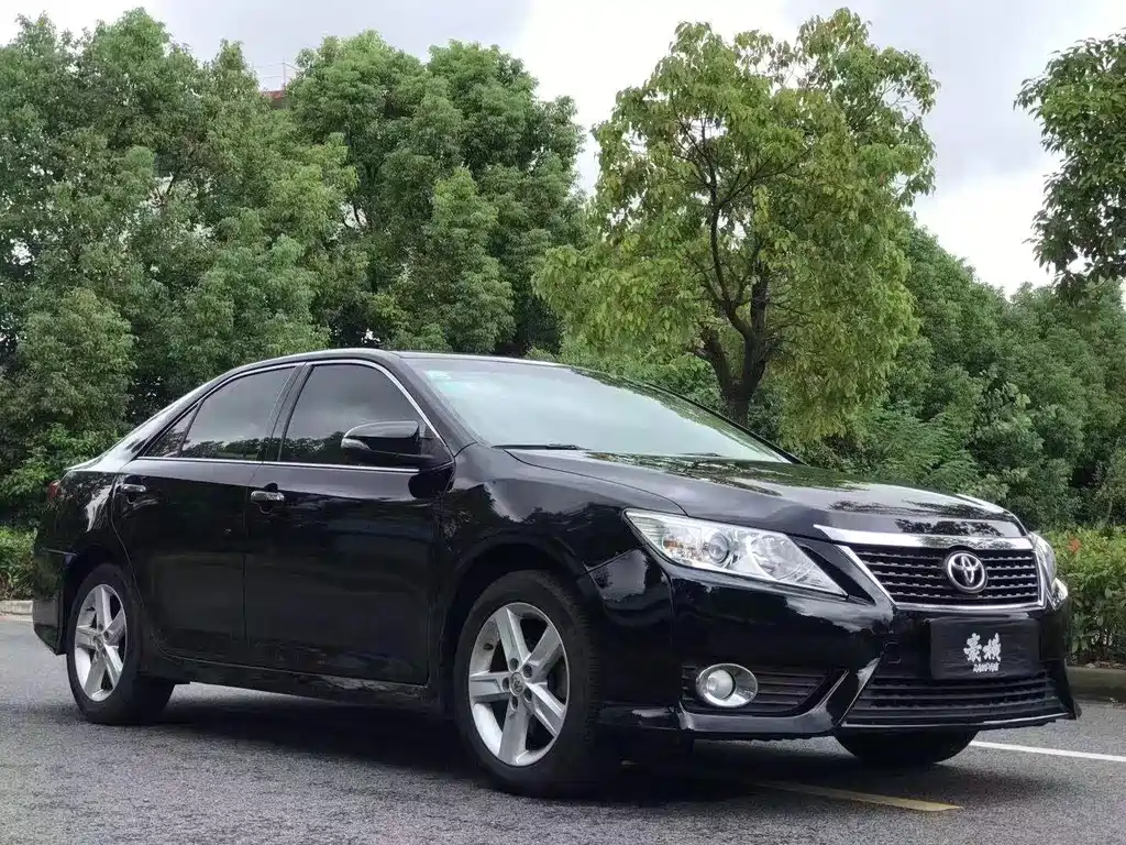 Toyota Camry 2013 — фото 2