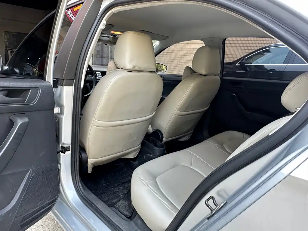Volkswagen Santana 2014
