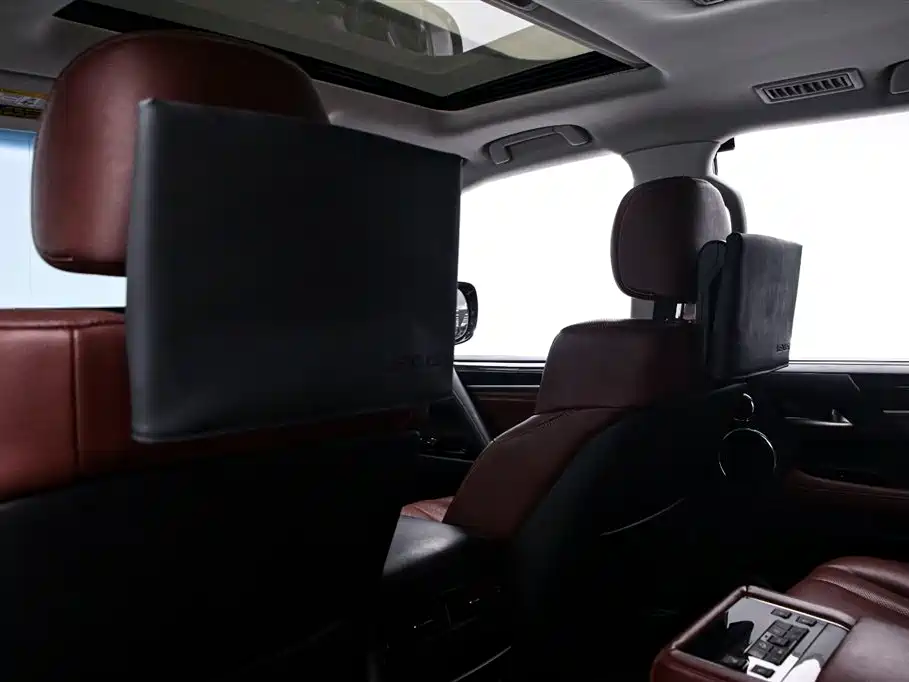 Lexus LX 2019 — фото 15