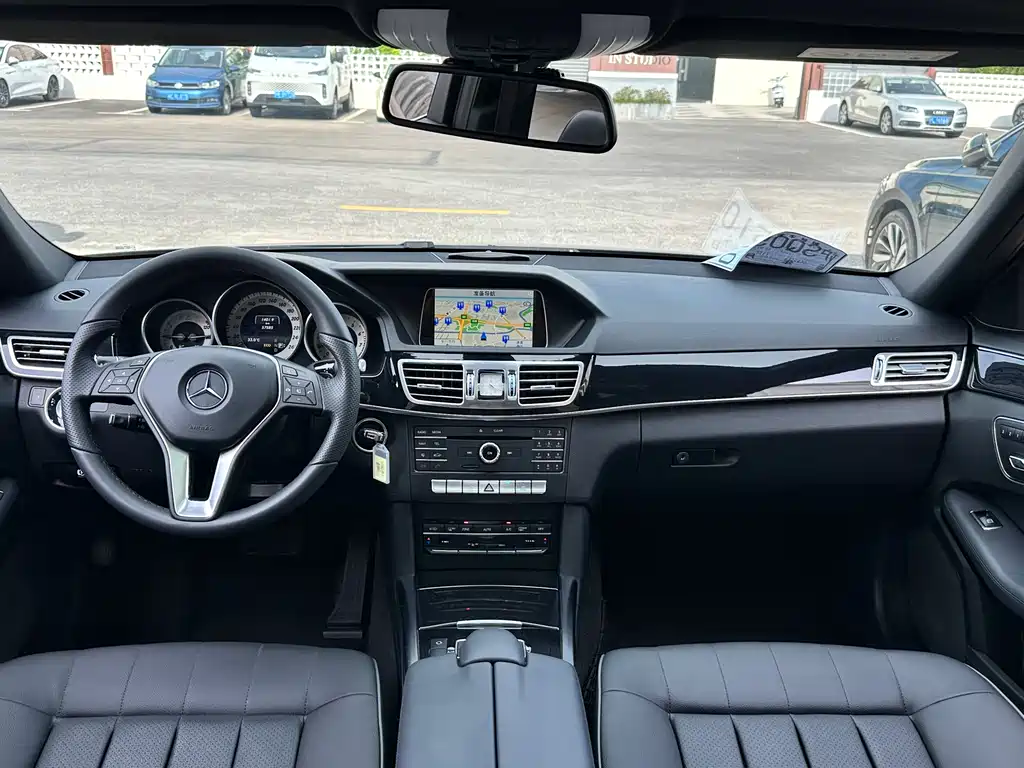 Mercedes-Benz E-Class 2017 — фото 15