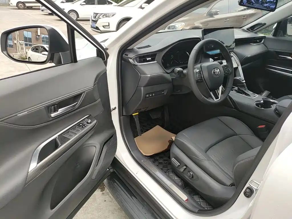 Toyota Venza 2023 — фото 16