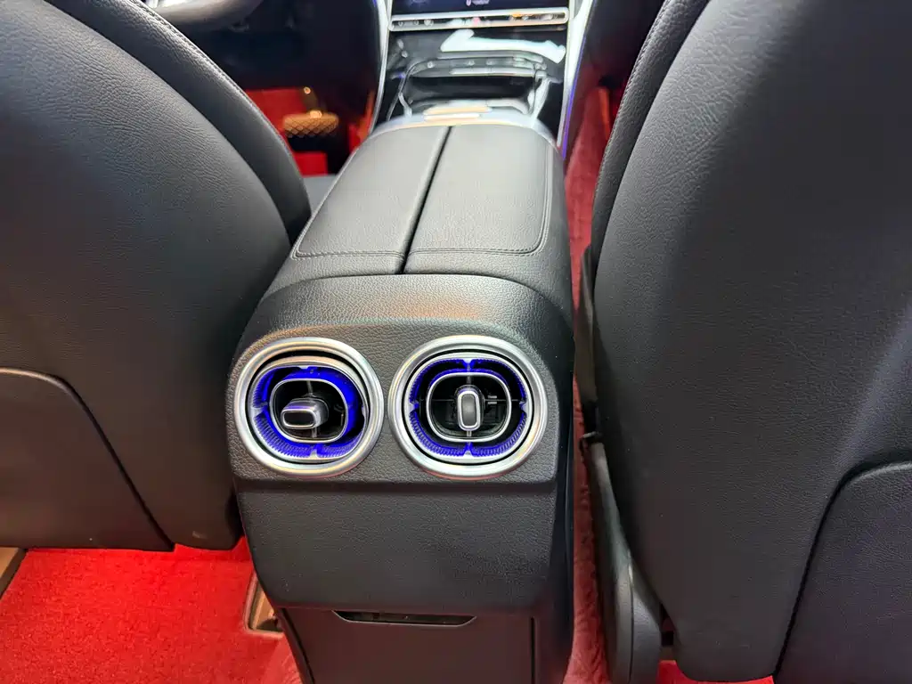 Mercedes-Benz C-Class 2023 — фото 12