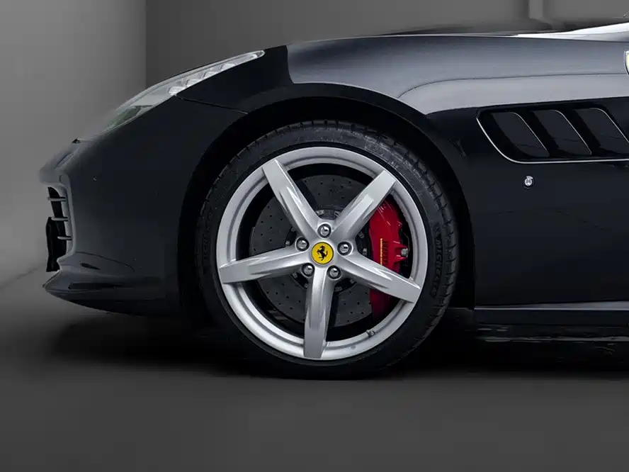 Ferrari GTC4Lusso 2019 — фото 5
