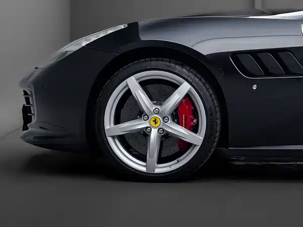 Ferrari GTC4Lusso 2019