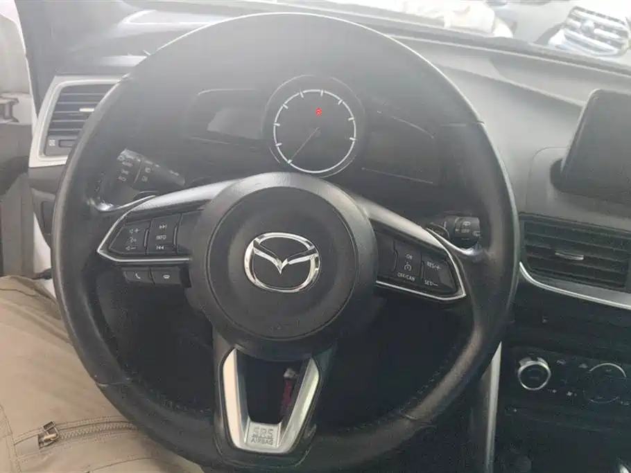 Mazda CX-4 2017 — фото 15