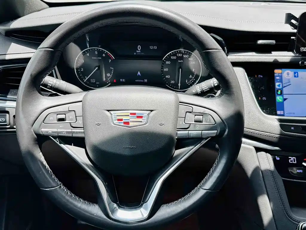 Cadillac XT6 2022 — фото 13