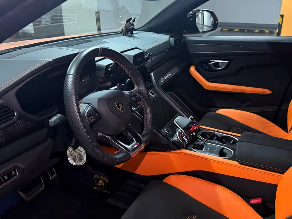 Lamborghini Urus 2023 — фото 21