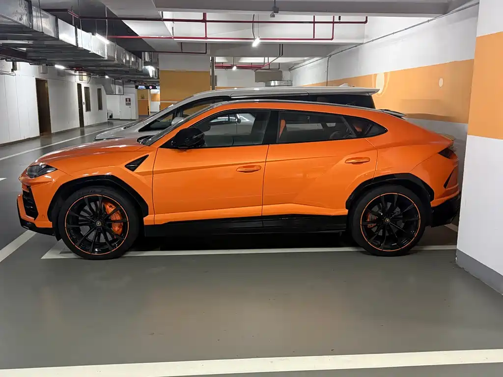 Lamborghini Urus 2023 — фото 9