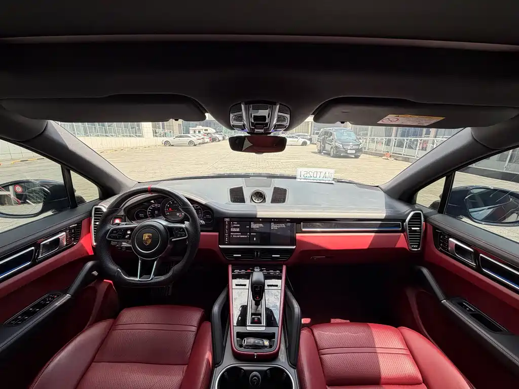 Porsche Cayenne 2019 — фото 12