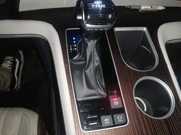 Toyota Sienna 2023
