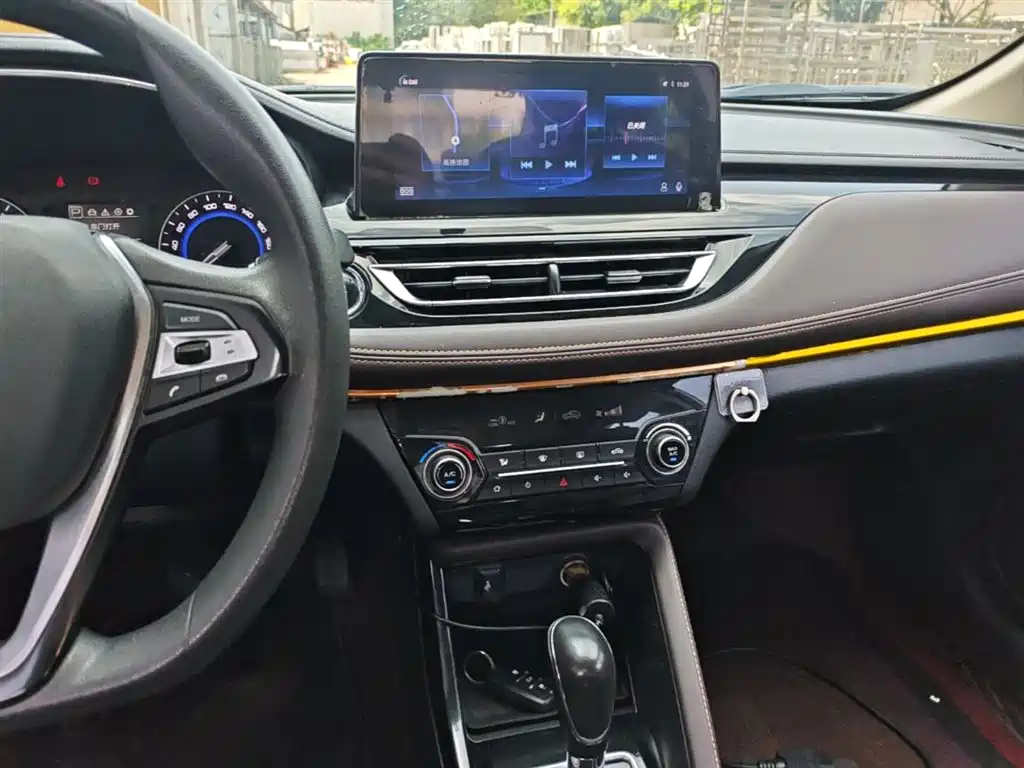 Changan Eado DT 2018 — фото 13