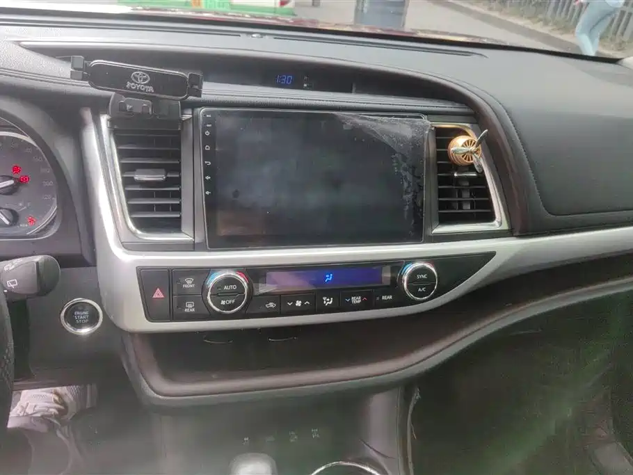 Toyota Highlander 2018 — фото 13