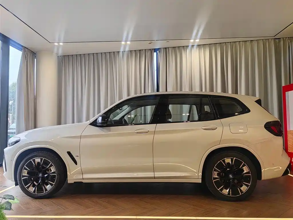 BMW iX3 2025 — фото 3