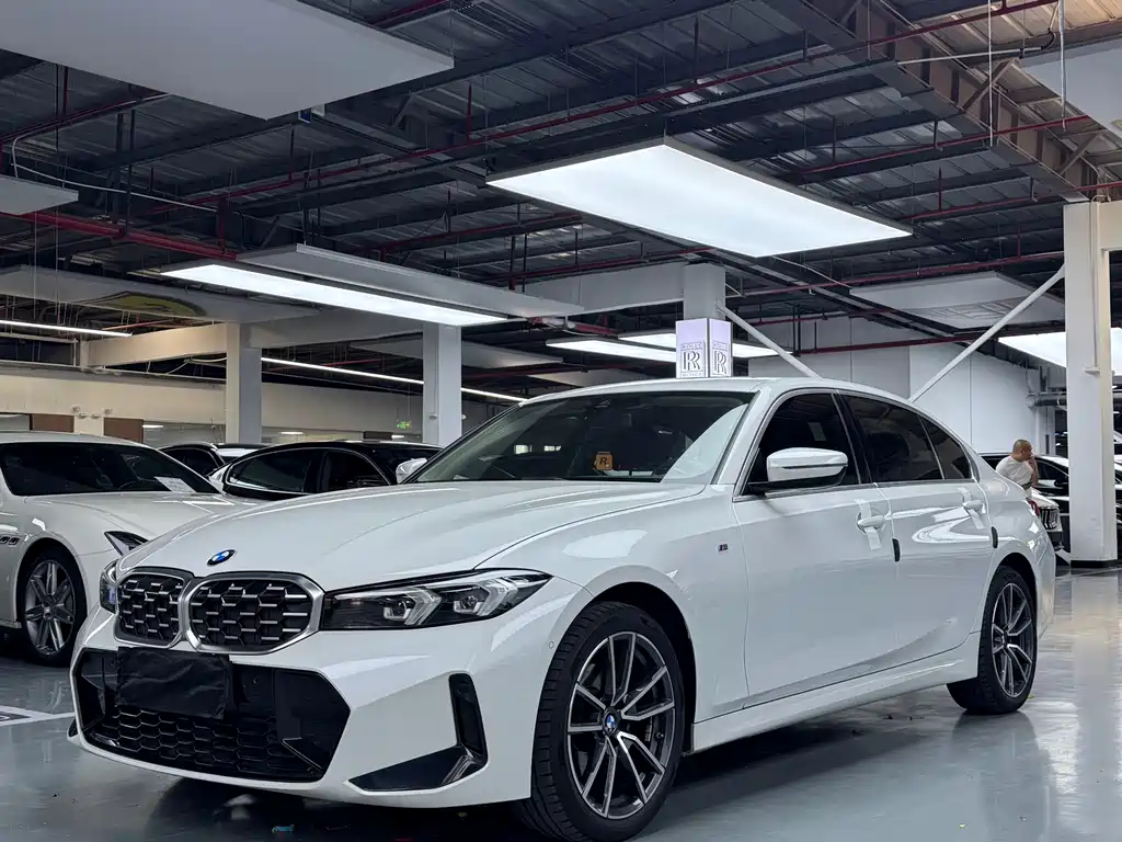 BMW 3 Series 2023 — фото 1