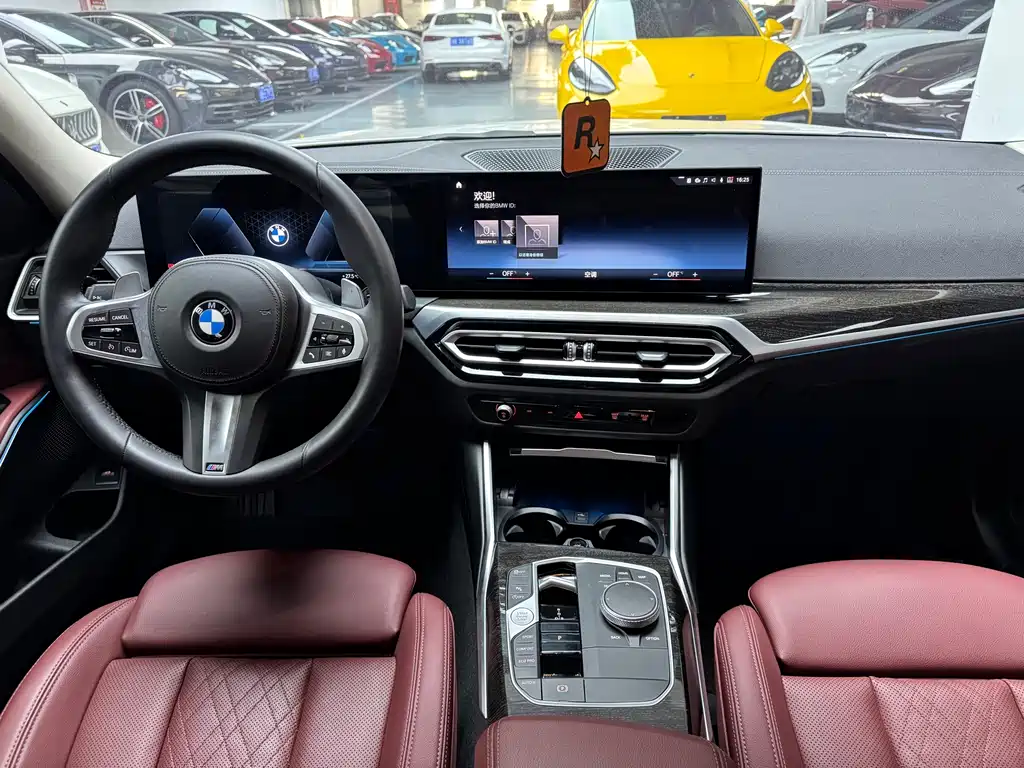 BMW 3 Series 2023 — фото 11