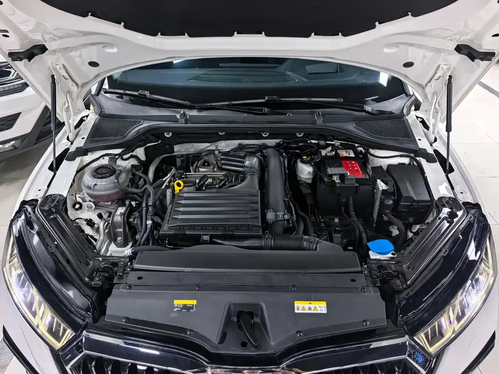 Skoda Octavia 2022 — фото 20