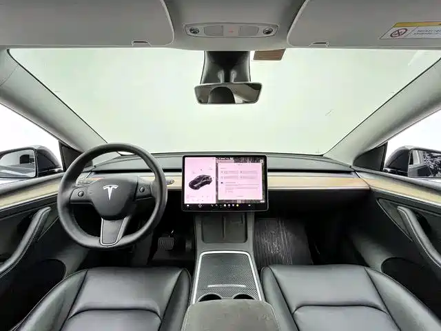 Tesla Model Y 2021 — фото 9