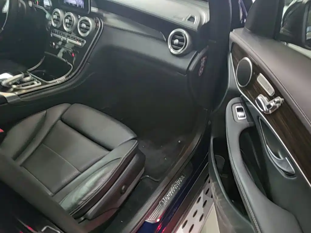Mercedes-Benz GLC 2017 — фото 11