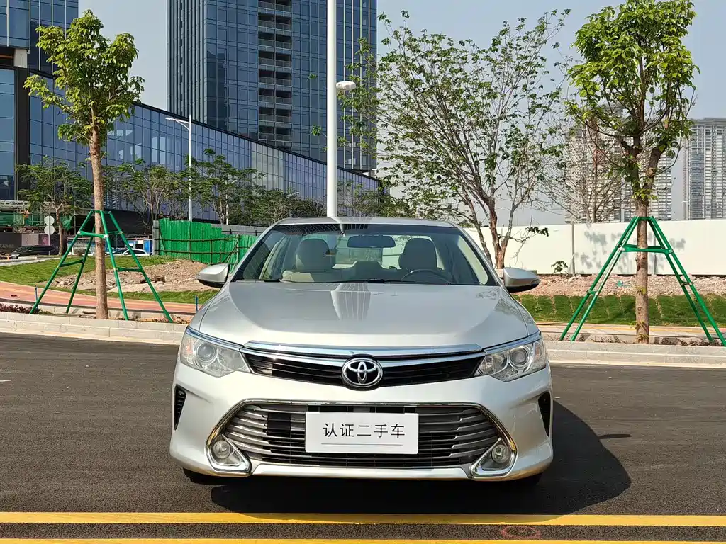 Toyota Camry 2015 — фото 2
