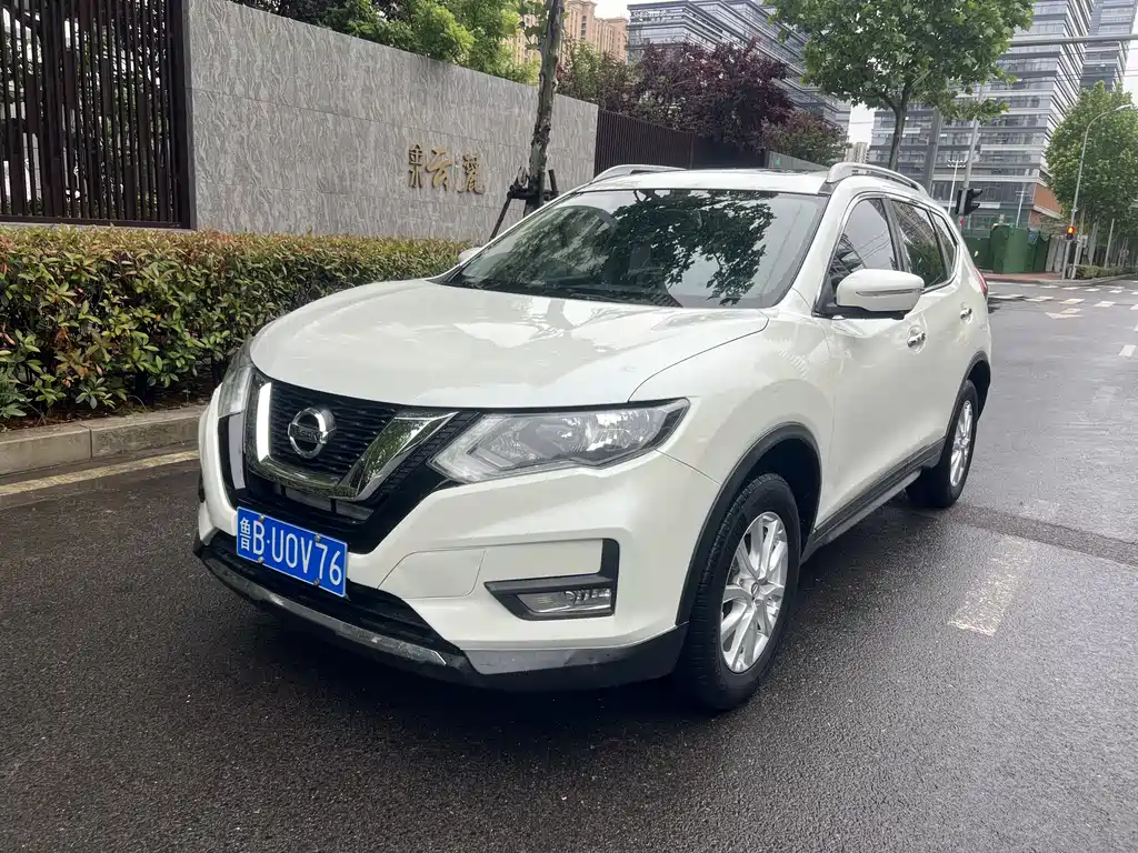 Nissan X-Trail 2018 — фото 1