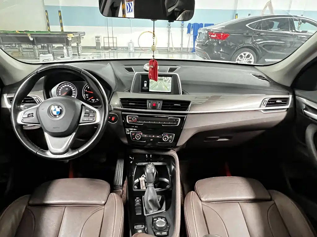 BMW X1 2018 — фото 8