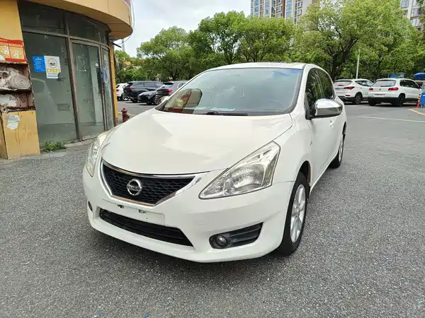 Nissan Tiida 2014
