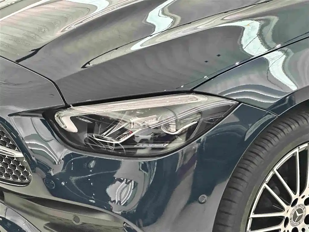 Mercedes-Benz C-Class 2024