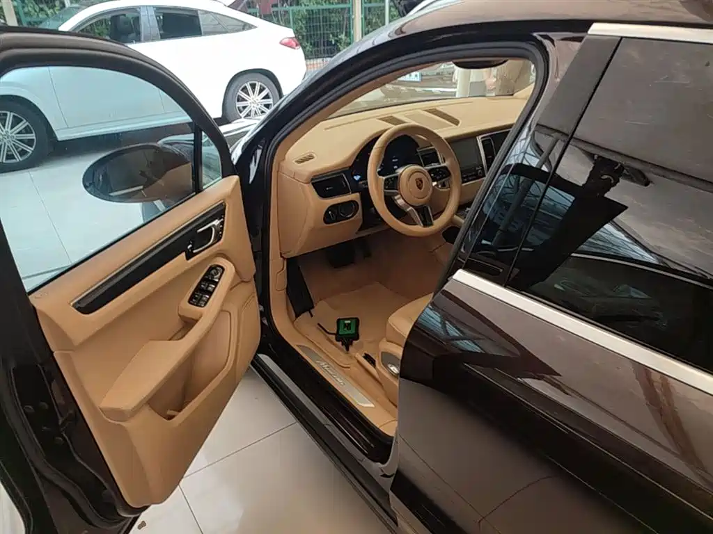 Porsche Macan 2016 — фото 16