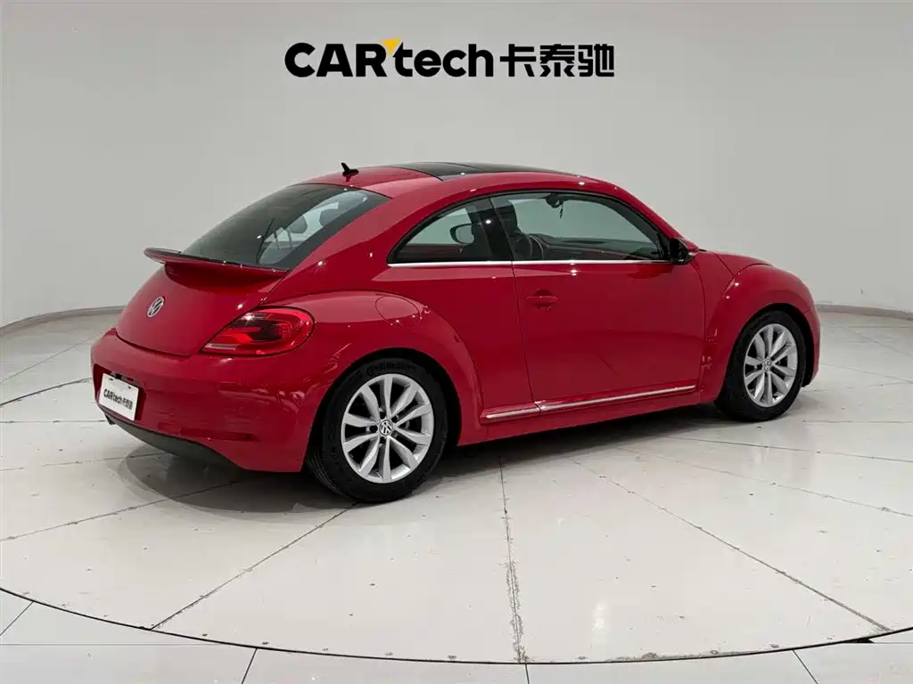 Volkswagen Beetle 2015 — фото 11