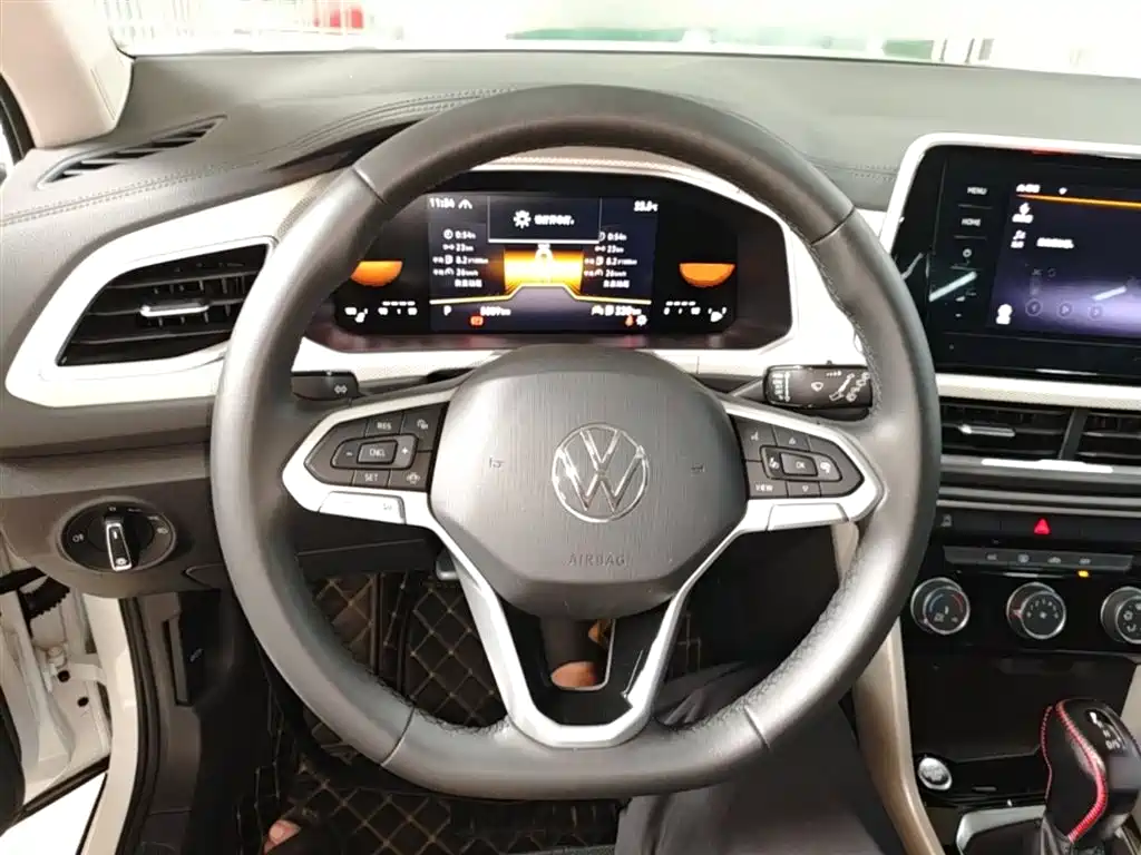 Volkswagen T-Roc 2025 — фото 11