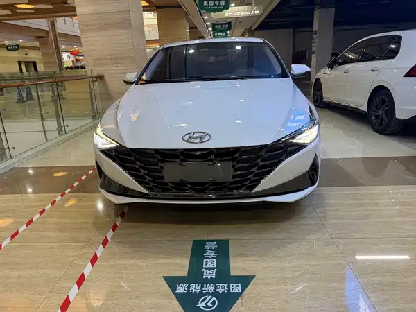 Hyundai Elantra 2022