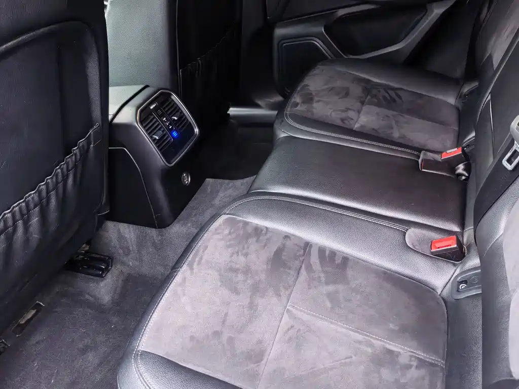 Porsche Macan 2018 — фото 14