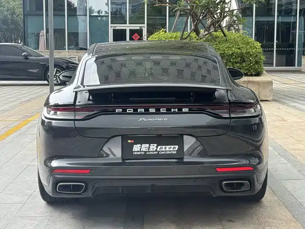 Porsche Panamera 2022
