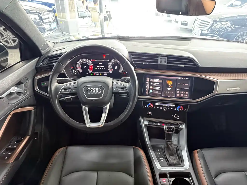 Audi Q3 2023 — фото 12