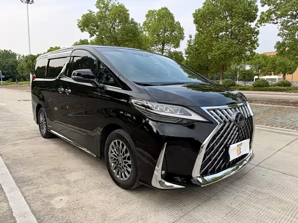 Lexus LM 2021