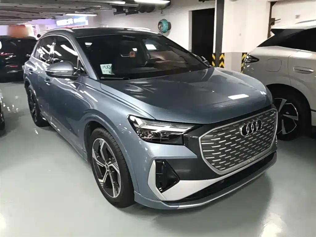 Audi Q4 e-tron 2023 — фото 4