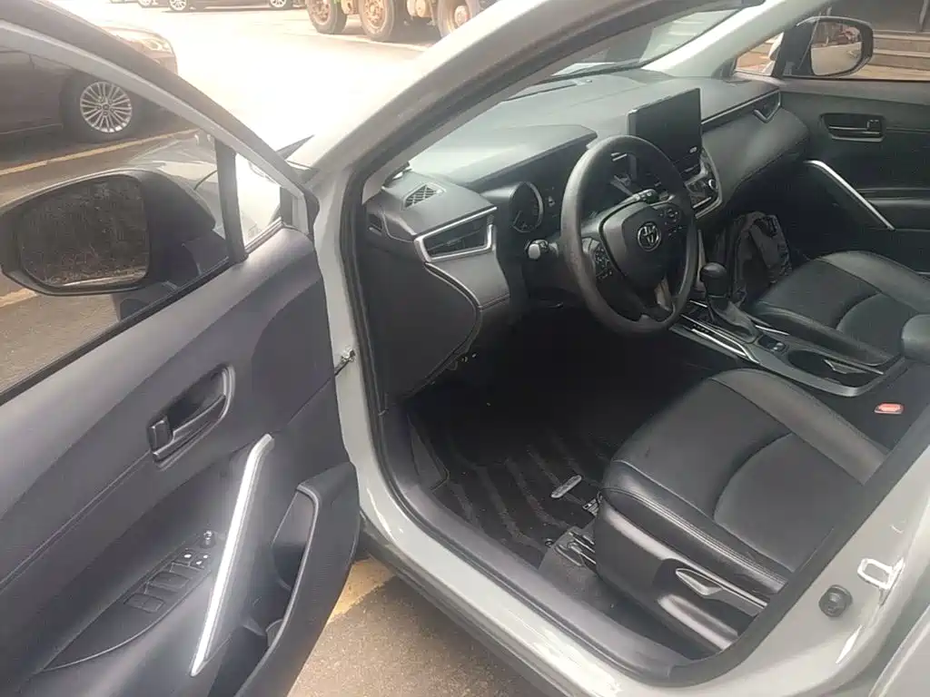 Toyota Corolla Cross 2022 — фото 16
