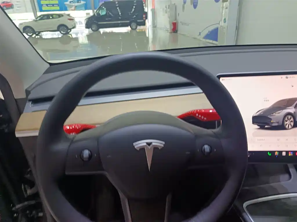 Tesla Model Y 2022 — фото 15