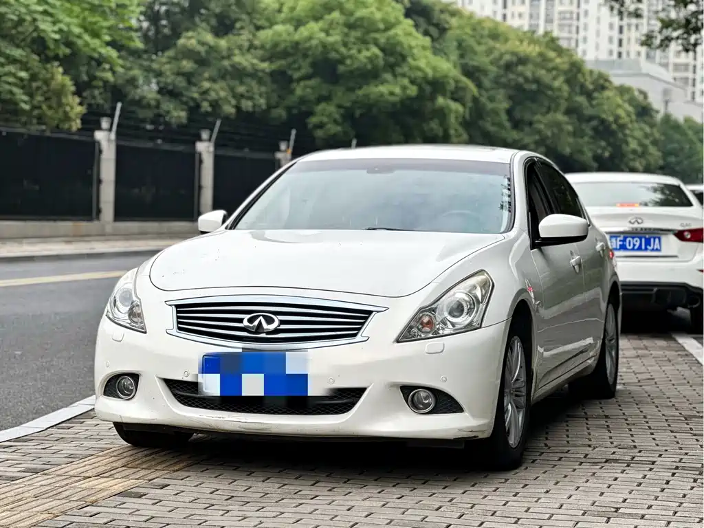 Infiniti G 2012