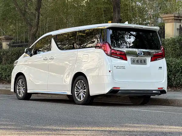Toyota Alphard 2021