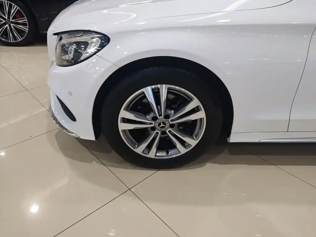 Mercedes-Benz C-Class 2017 — фото 23