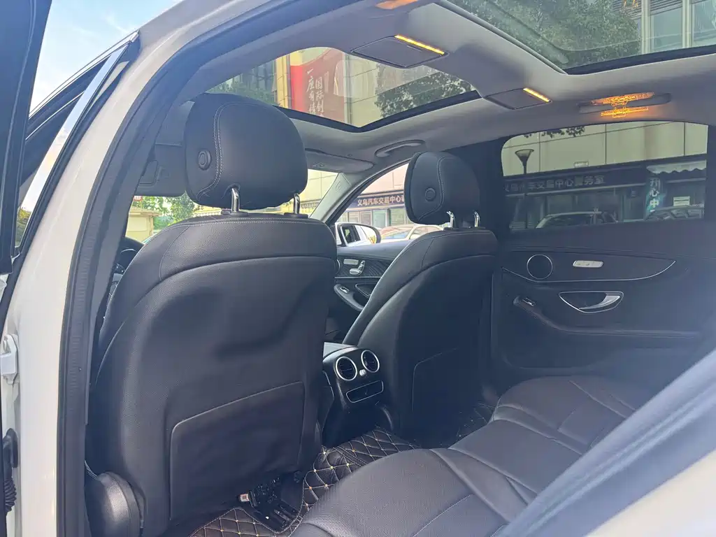 Mercedes-Benz C-Class 2019 — фото 13