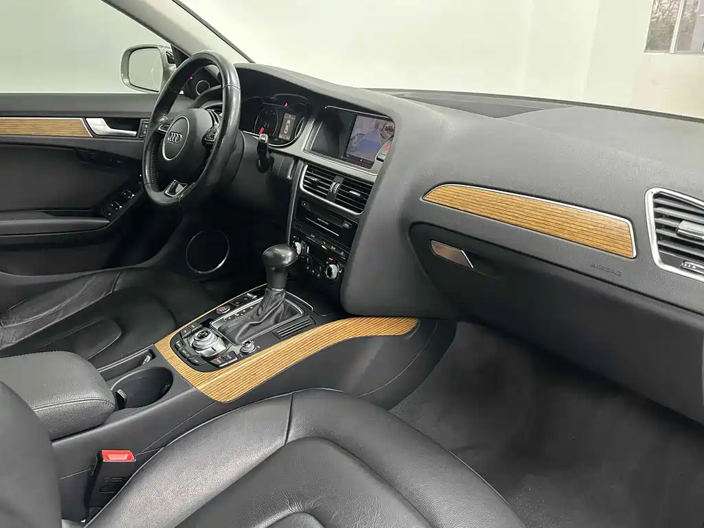 Audi A4L 2015 — фото 13