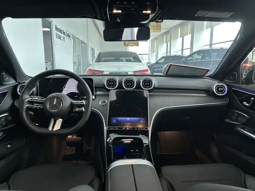 Mercedes-Benz C-Class 2023 — фото 2