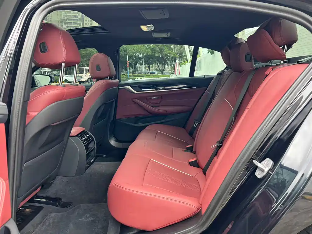 BMW 5 Series 2023