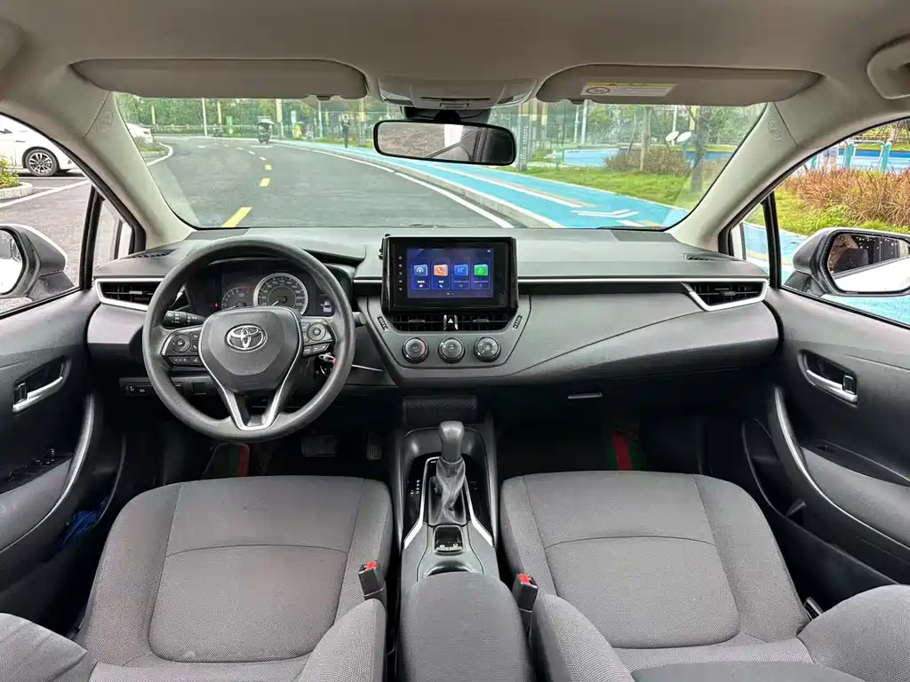 Toyota Corolla 2023 — фото 13