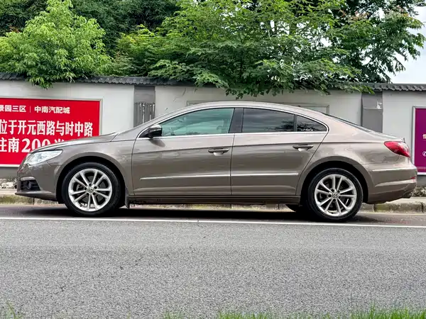 Volkswagen CC 2011