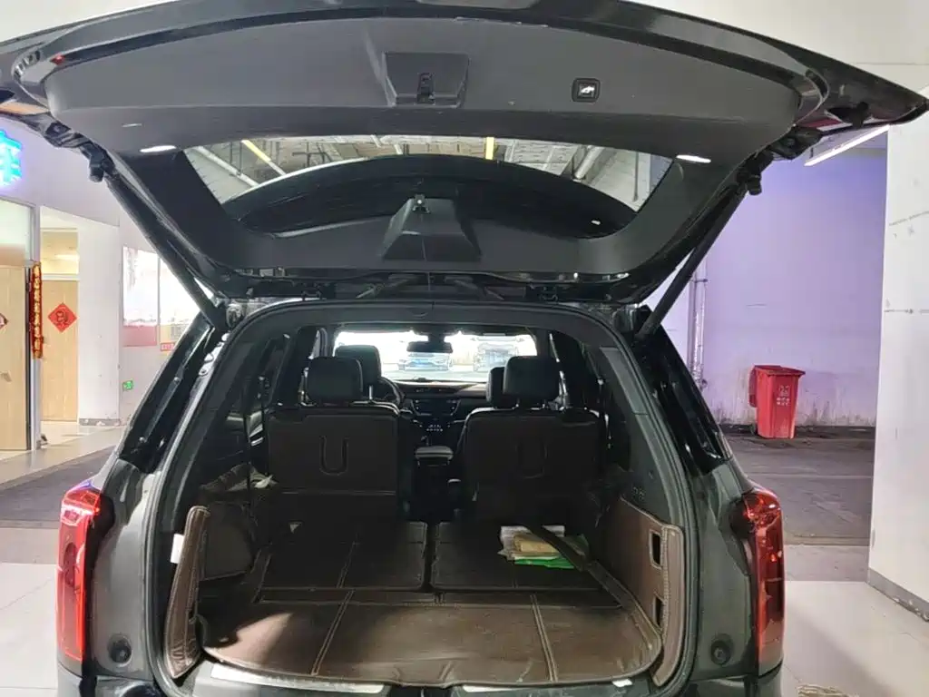 Cadillac XT6 2021 — фото 15