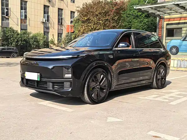Li Auto L8 2025