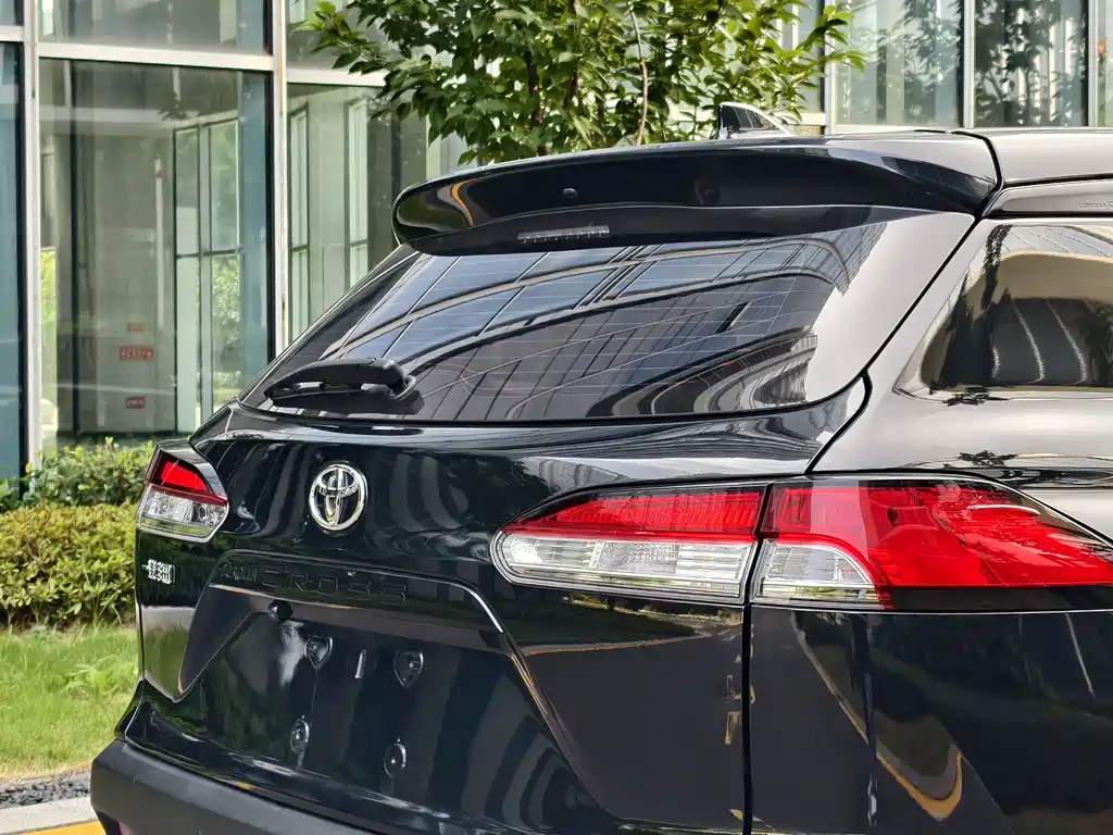 Toyota Corolla Cross 2023 — фото 14